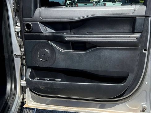 Used 2020 Ford Expedition Max XLT w/ Equipment Group 202A RWD image 20