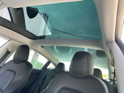 Used 2020 Tesla Model 3 Standard Range Plus RWD image 10