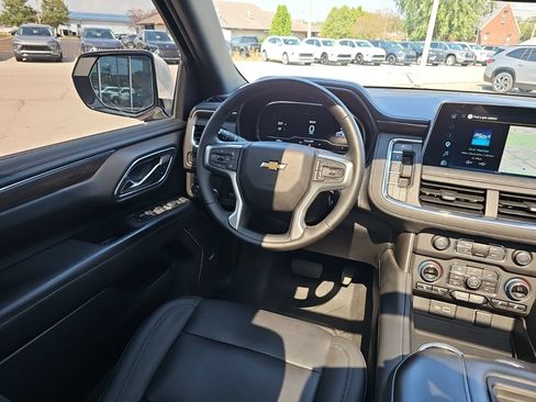 Used 2023 Chevrolet Tahoe LT w/ LT Signature Package AWD/4WD image 30