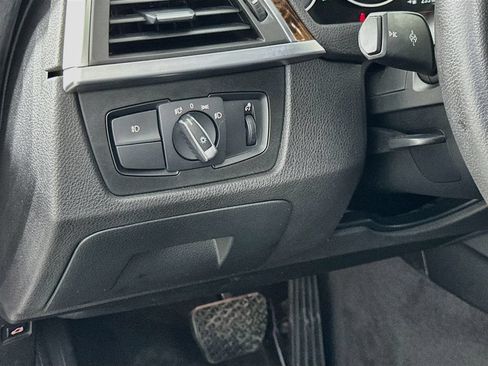 Used 2018 BMW 330i Sedan RWD image 10