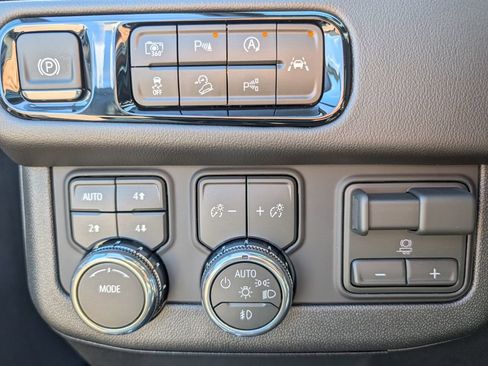 New 2026 GMC Yukon XL Elevation w/ Elevation Premium Package AWD/4WD image 31