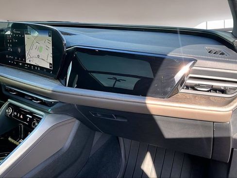 Used 2025 Audi Q5 Premium w/ Convenience Package image 26