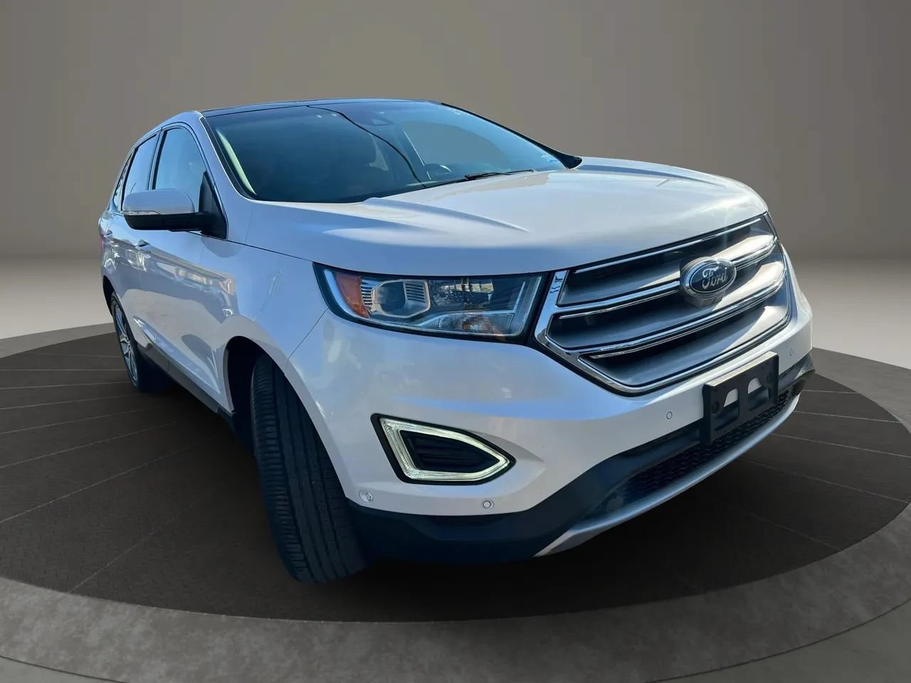 Used 2016 Ford Edge Titanium w/ Equipment Group 302A AWD/4WD image 7