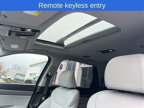 Used 2023 Hyundai Palisade SEL w/ Premium Package image 14