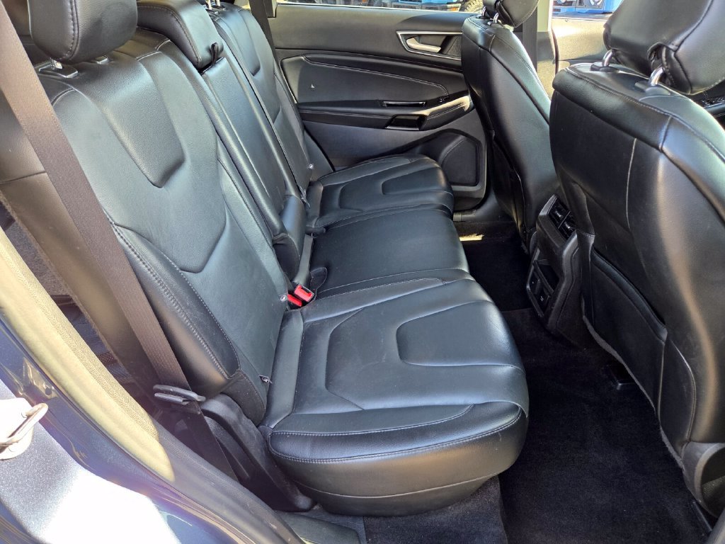 Used 2019 Ford Edge Titanium FWD image 14
