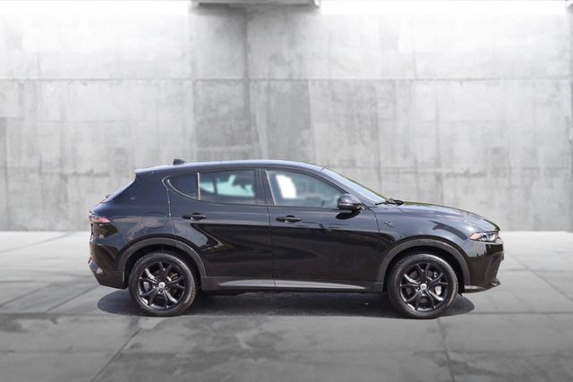 Used 2024 Dodge Hornet R/T Plus w/ R/T Blacktop Package AWD/4WD image 5