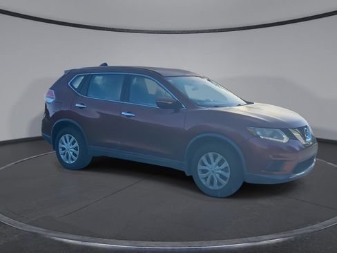 Used 2015 Nissan Rogue S FWD image 2
