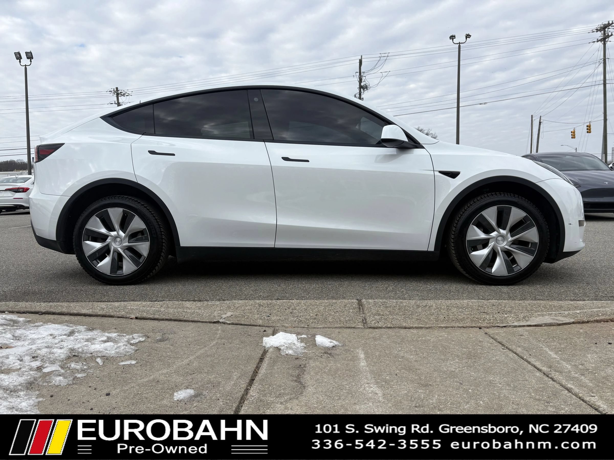 Used 2023 Tesla Model Y Long Range AWD/4WD image 24