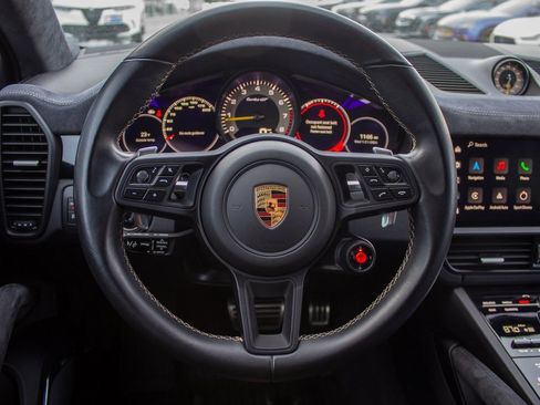 Used 2022 Porsche Cayenne Turbo GT image 14