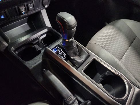 Used 2022 Toyota Tacoma SR5 image 40