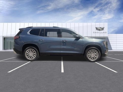 Used 2025 GMC Acadia Denali AWD/4WD image 9