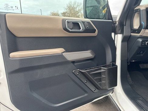 Used 2022 Ford Bronco Wildtrak image 17