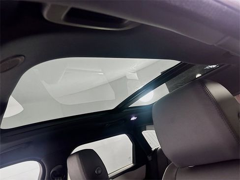 New 2026 Land Rover Range Rover Velar Dynamic SE image 14