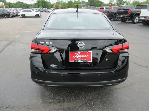 Used 2025 Nissan Versa S w/ Trunk Package FWD image 8
