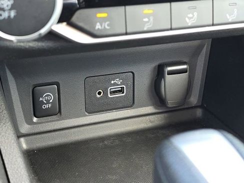 Used 2025 Nissan Sentra S FWD image 27