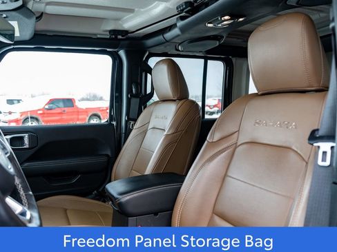 Used 2023 Jeep Wrangler Unlimited Sahara w/ Cold Weather Group image 19