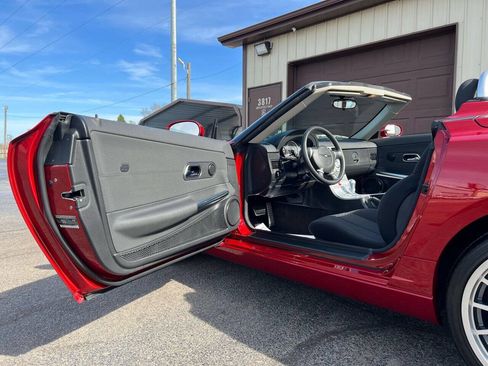 Used 2007 Chrysler Crossfire Convertible w/ Special Edition Group RWD image 3