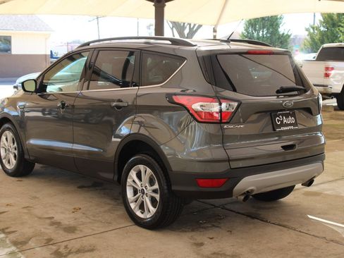 Used 2017 Ford Escape SE w/ Equipment Group 201A image 8