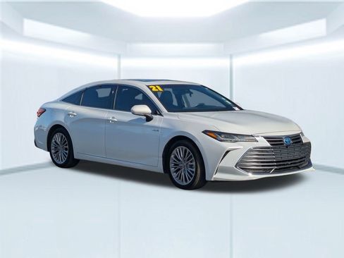 Used 2021 Toyota Avalon Limited image 8