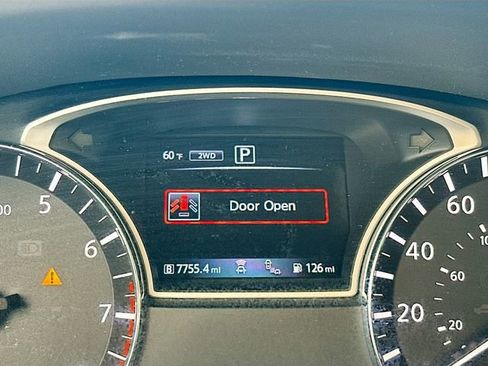 Used 2019 Nissan Pathfinder Platinum image 13