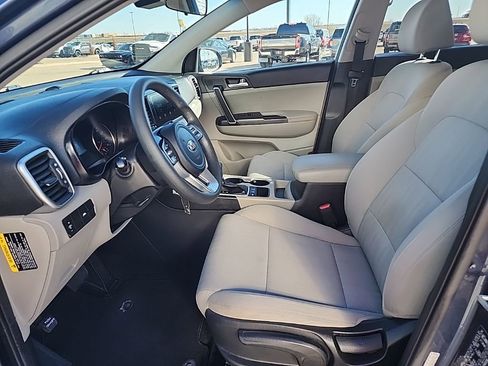 Used 2021 Kia Sportage LX image 12