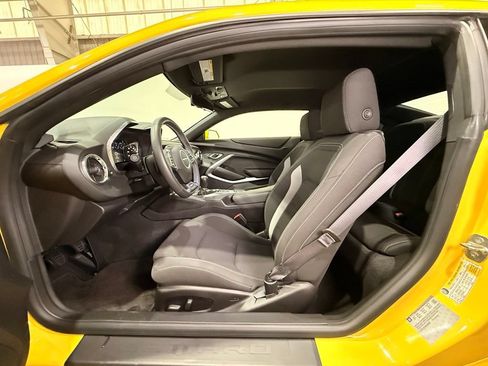 Used 2017 Chevrolet Camaro SS RWD image 17