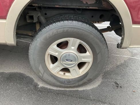 Used 2005 Ford F150 Lariat image 14