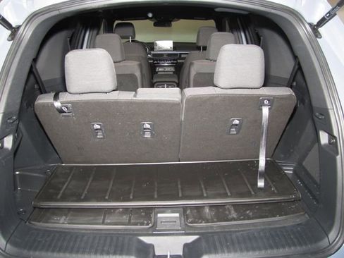 Certified 2025 Honda Pilot Sport image 15