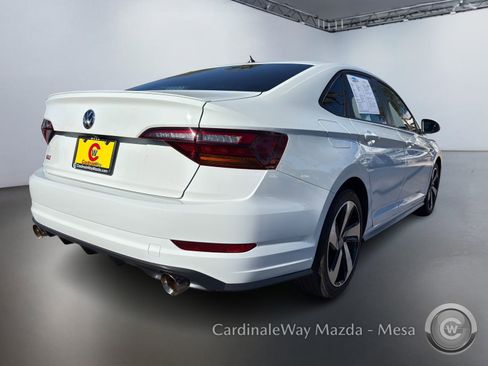 Used 2019 Volkswagen Jetta GLI image 4