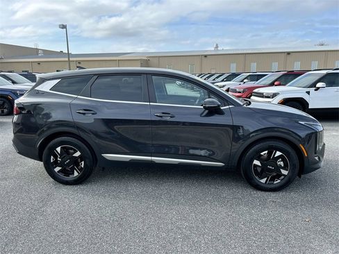 Used 2026 Kia Sportage LX w/ LX Convenience Package image 4