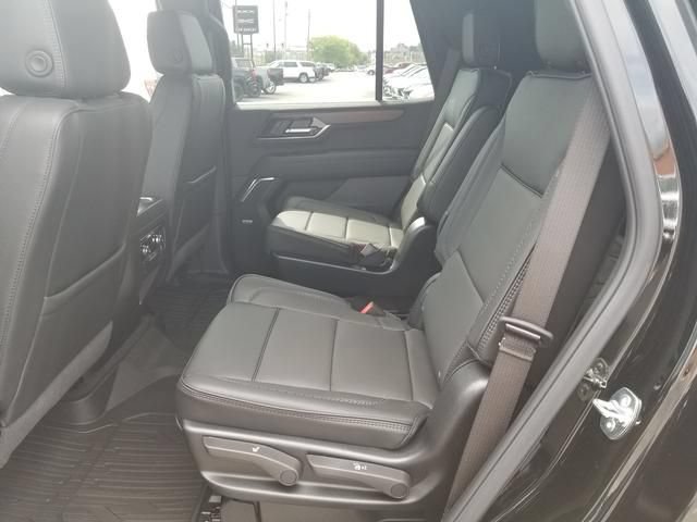 New 2026 GMC Yukon Denali w/ Sun & Power Step Package AWD/4WD image 7