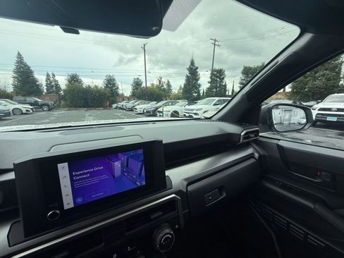 Used 2025 Toyota 4Runner SR5 image 35