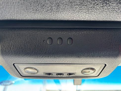 Used 2004 Ford Thunderbird RWD image 25