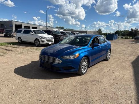 Used 2017 Ford Fusion SE FWD image 5