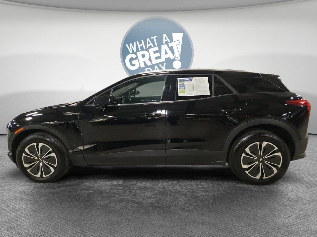 Used 2025 Chevrolet Blazer EV LT AWD/4WD image 8