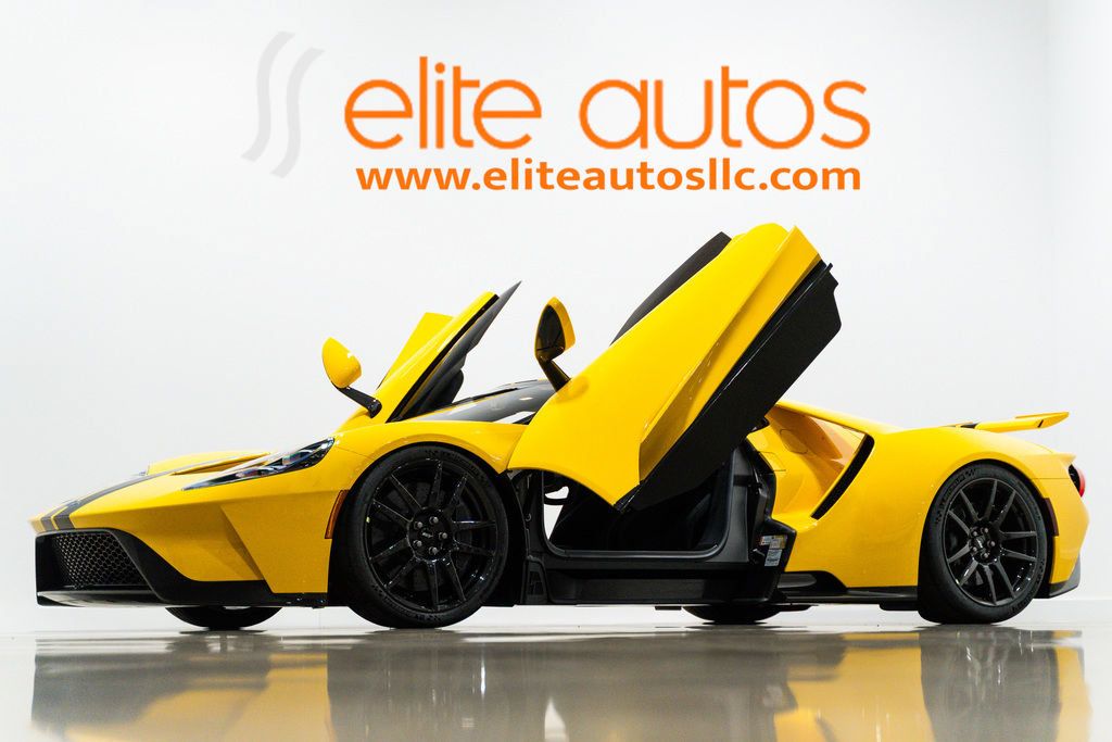 Used 2020 Ford GT Carbon Series RWD image 1