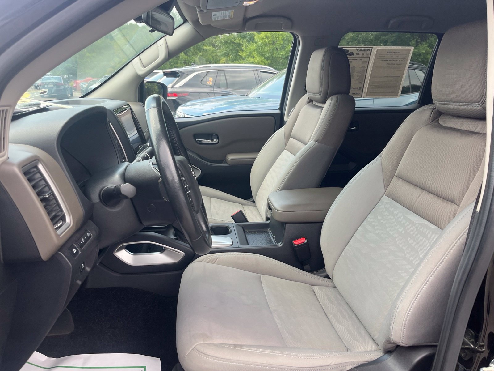Used 2023 Nissan Frontier SV w/ Technology Package RWD image 28