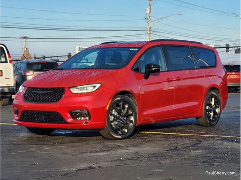 New 2026 Chrysler Pacifica Limited w/ S Appearance Package image 7