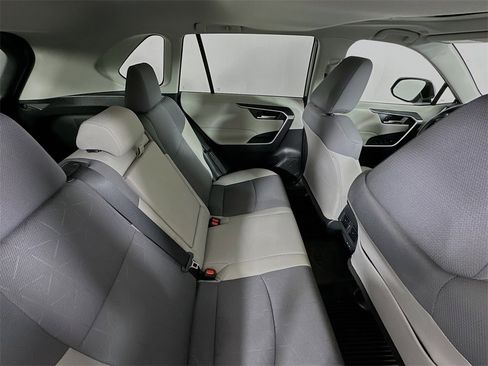 Used 2025 Toyota RAV4 XLE image 12