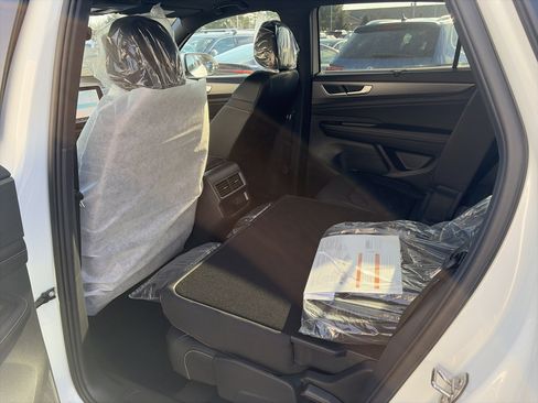 New 2026 Volkswagen Atlas Cross Sport SE image 13