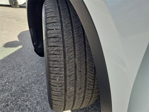 Used 2025 Tesla Model Y Long Range image 28