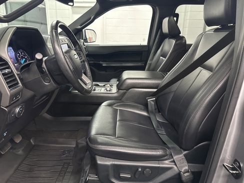 Used 2021 Ford Expedition XLT image 18