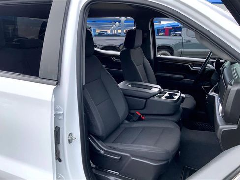 Used 2024 Chevrolet Silverado 1500 RST w/ Z71 Off-Road Package image 9