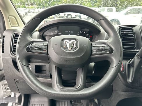 Used 2025 RAM ProMaster 2500 w/ Convenience Group FWD image 11
