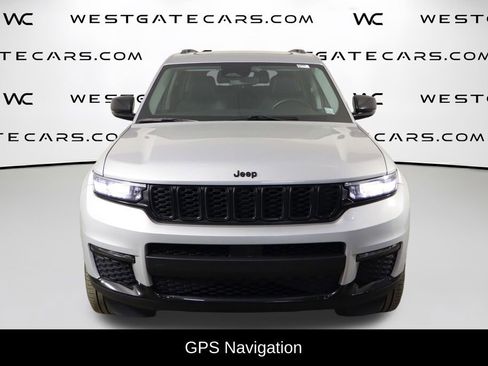 Used 2022 Jeep Grand Cherokee L Limited w/ Black Appearance Package RWD image 2
