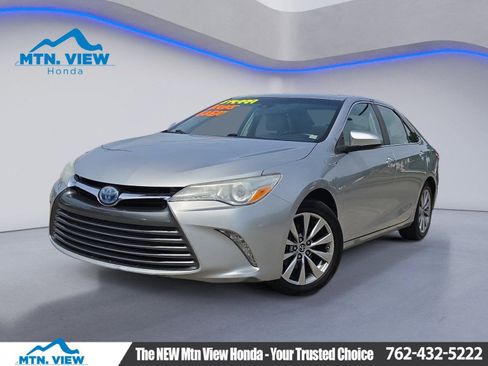 Used 2016 Toyota Camry XLE w/ Moonroof Package FWD image 1