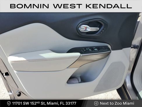 Used 2020 Jeep Cherokee Limited image 22