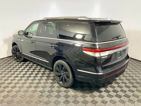 Used 2024 Lincoln Navigator Reserve image 13