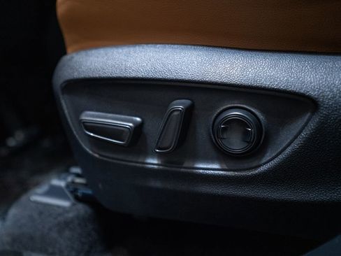 Used 2023 Toyota Highlander Platinum image 22