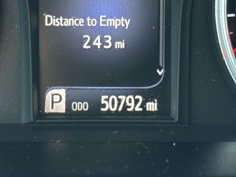 Used 2016 Toyota Camry SE FWD image 12